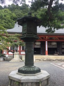 鞍馬寺の灯籠